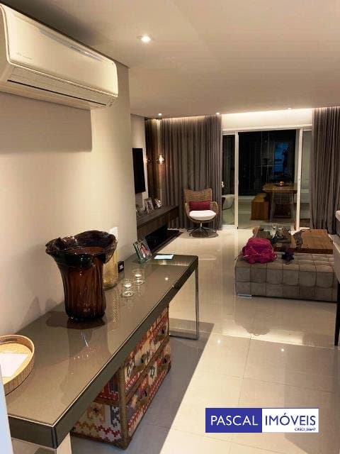 Apartamento em Moema