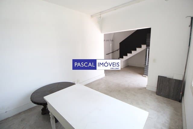 Casa comercial em Jardim Paulistano