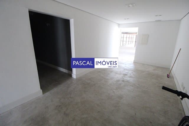 Casa comercial em Jardim Paulistano