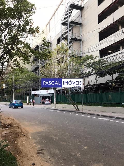 Casa comercial em Jardim Paulistano