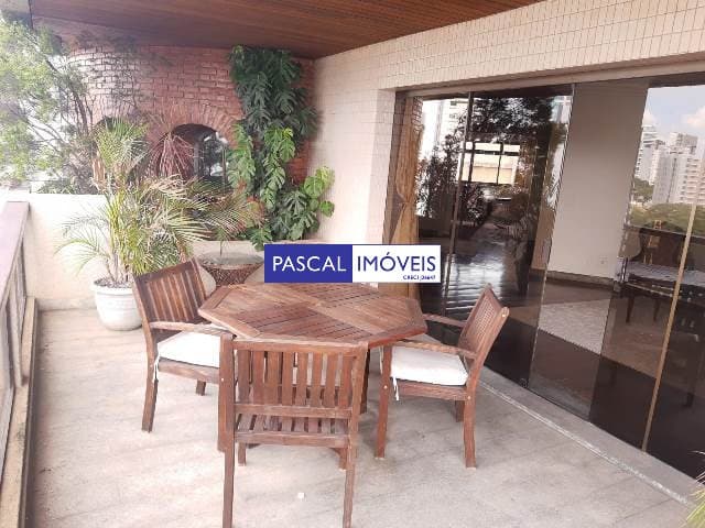 Apartamento em Moema