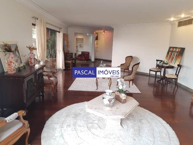 Apartamento em Moema
