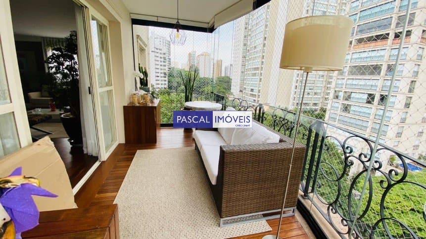 Apartamento em Campo Belo