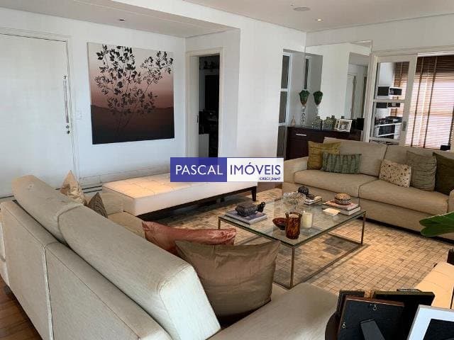 Apartamento em Moema