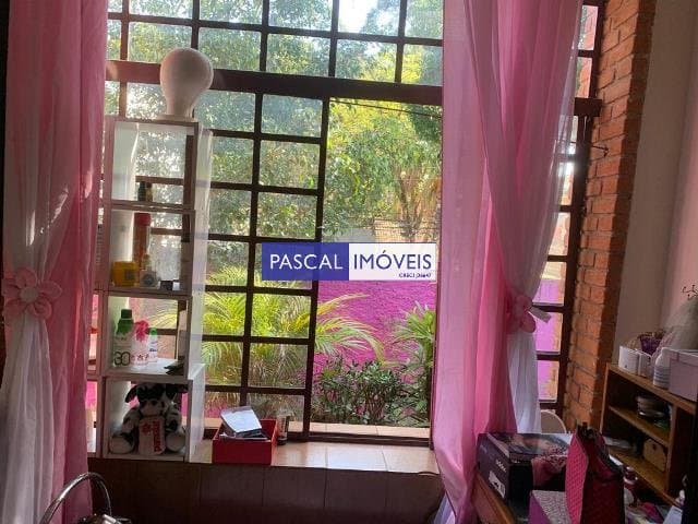 Sobrado em Chácara Monte Alegre