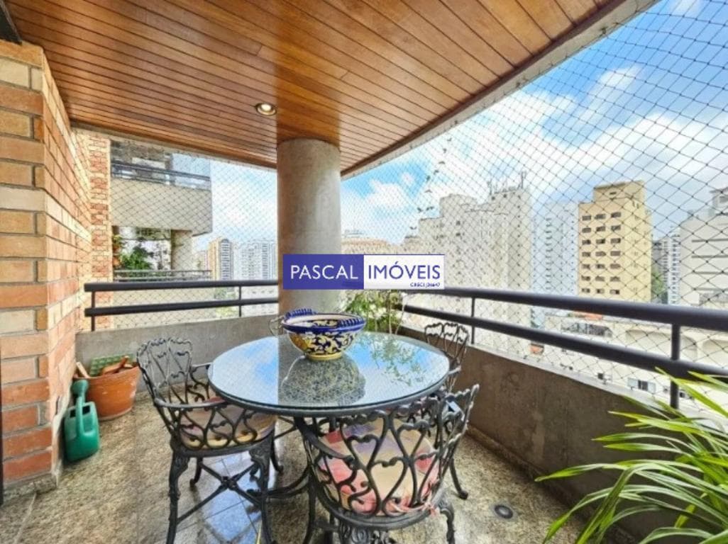Apartamento em Moema