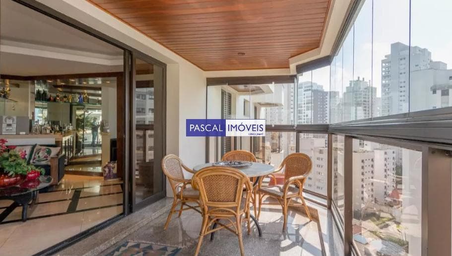 Apartamento em Campo Belo