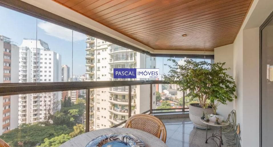 Apartamento em Campo Belo
