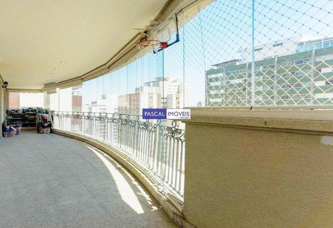 Apartamento em Campo Belo