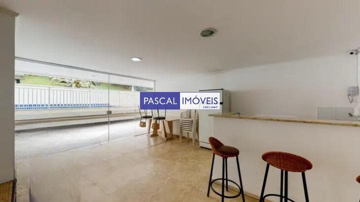Apartamento em Real Parque