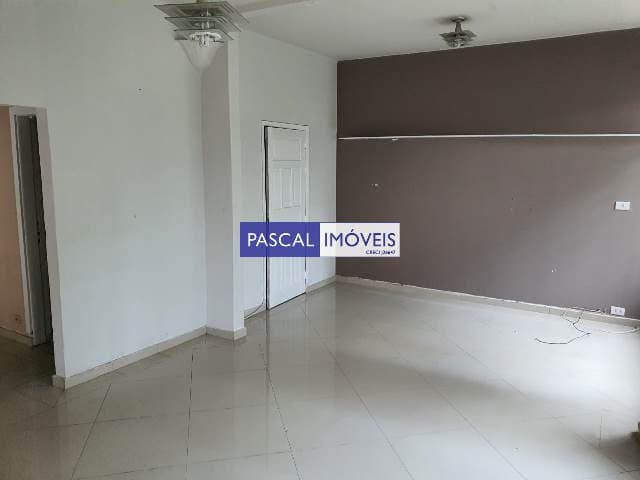 Casa comercial em Campo Belo