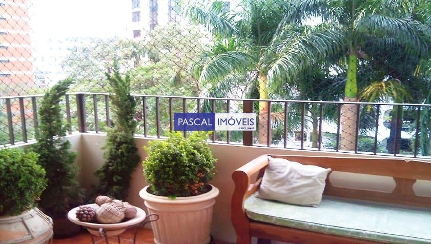 Apartamento em Real Parque