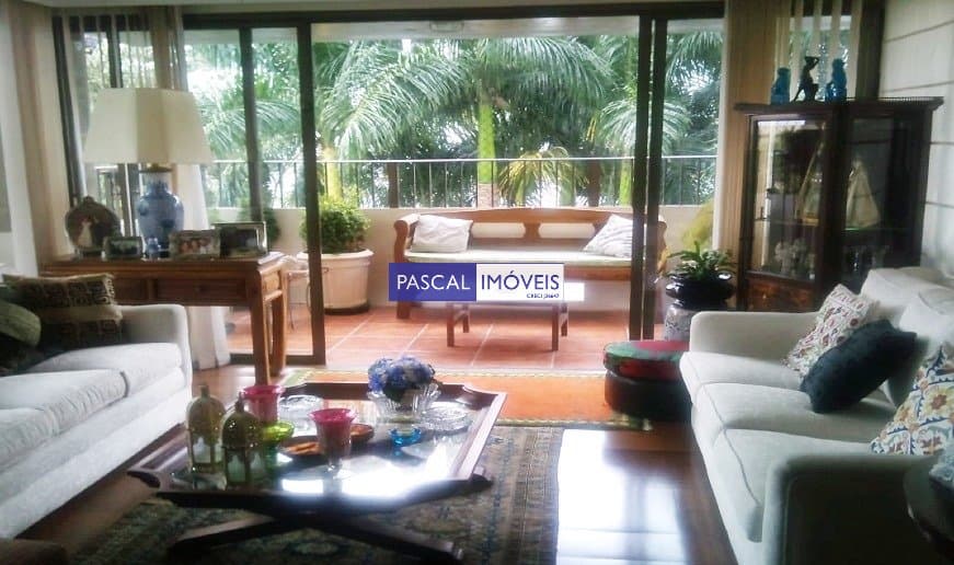 Apartamento em Real Parque
