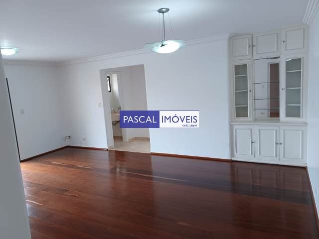 Apartamento em Moema