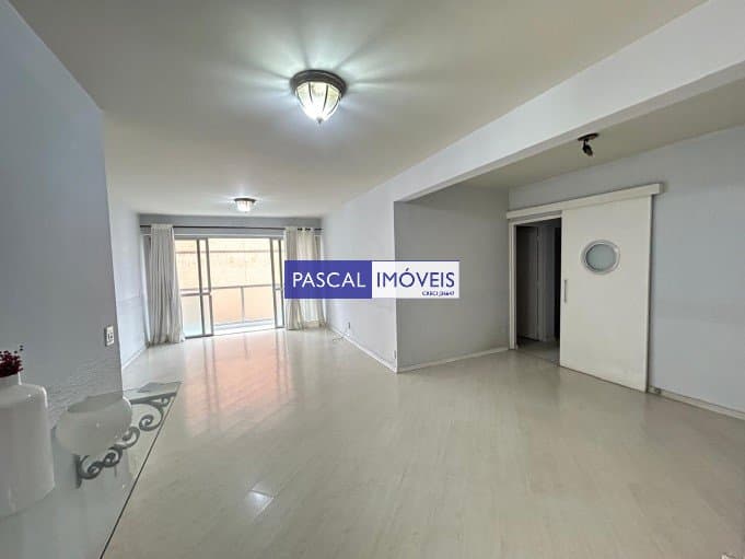 Apartamento em Campo Belo
