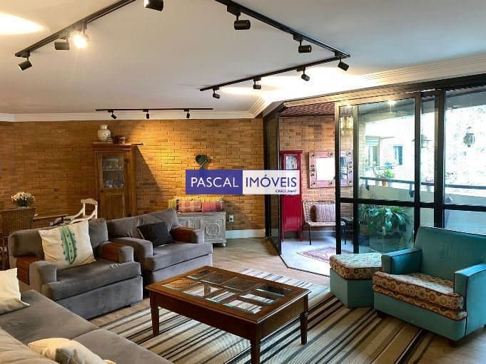 Apartamento em Moema