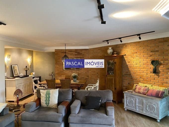 Apartamento em Moema