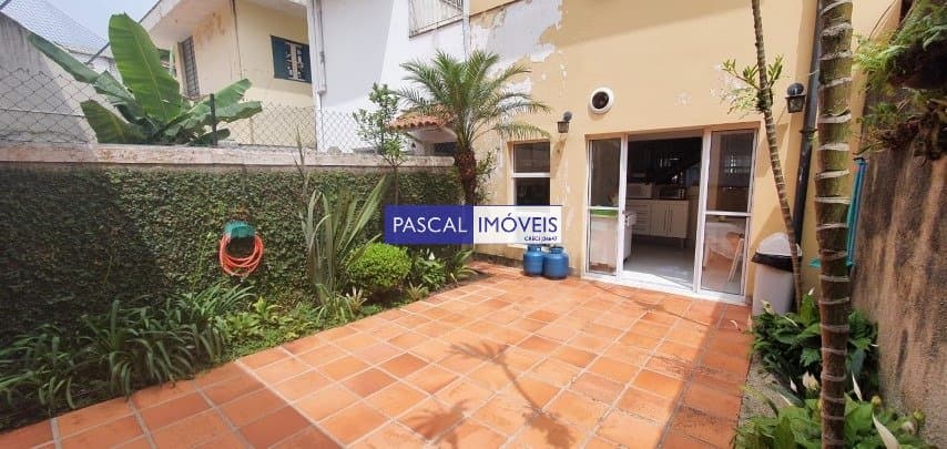 Casa comercial em Campo Belo