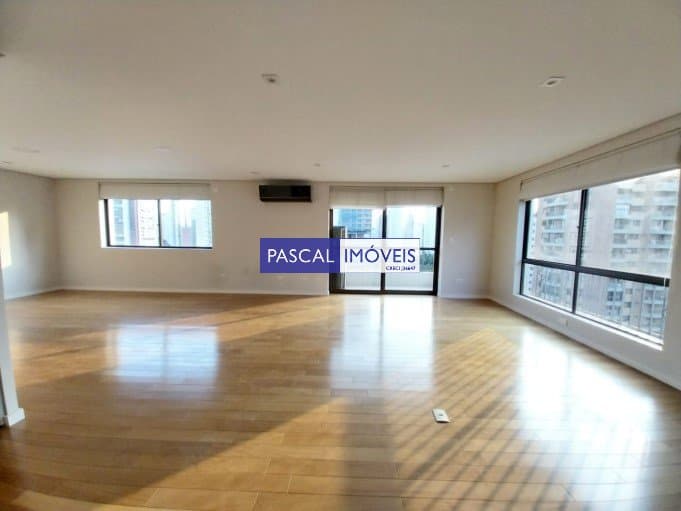 Apartamento em Moema