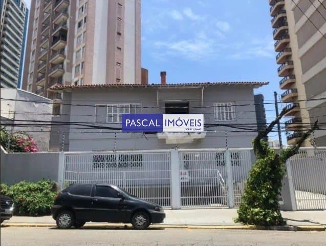 Casa comercial em Campo Belo