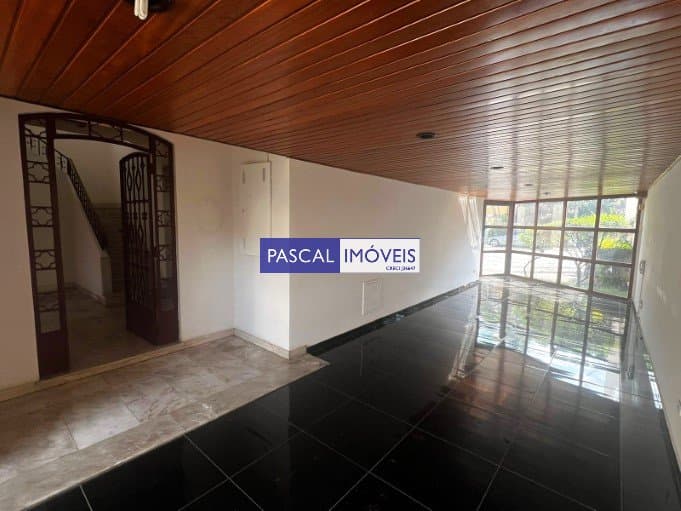 Casa comercial em Jardim América