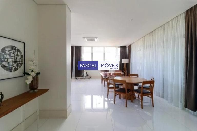 Apartamento em Campo Belo