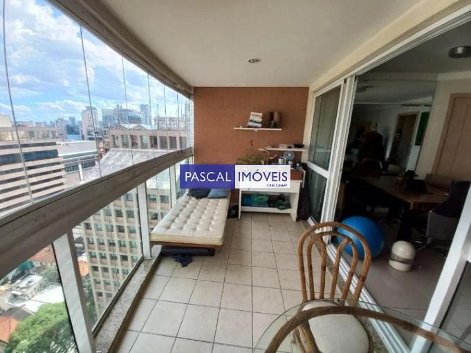 Apartamento em Vila Olímpia