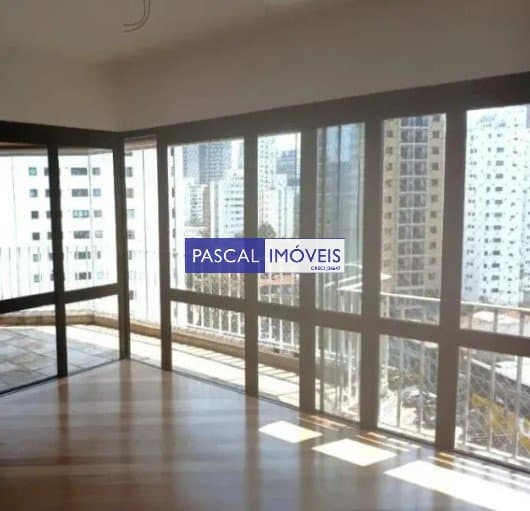 Apartamento em Moema