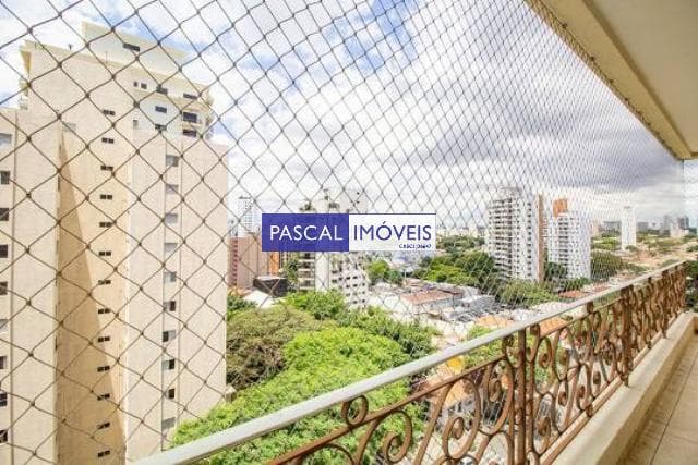 Apartamento em Campo Belo