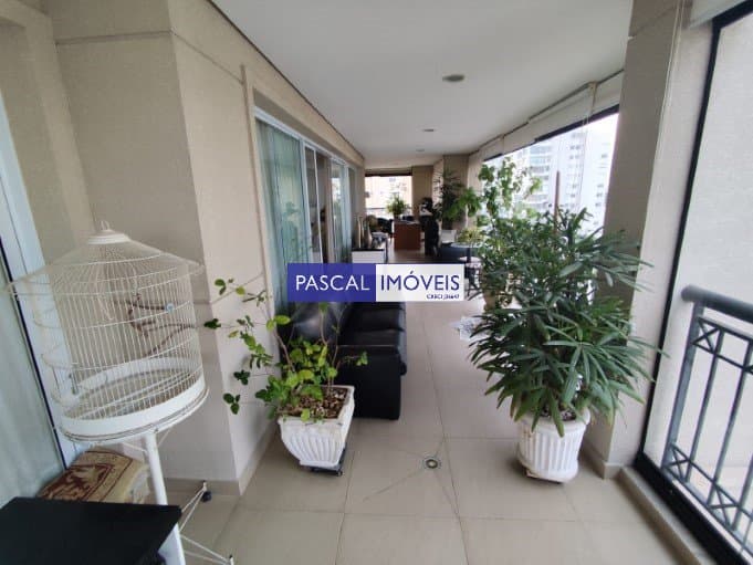 Apartamento em Campo Belo