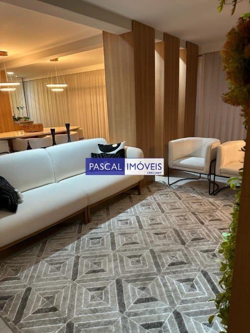 Apartamento em Campo Belo