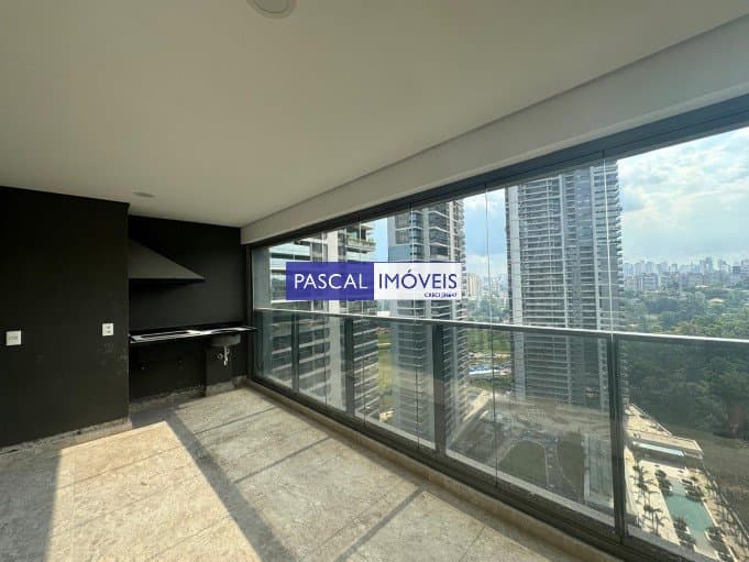 Apartamento em Real Parque