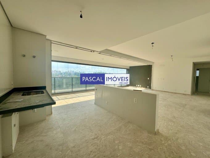 Apartamento em Real Parque