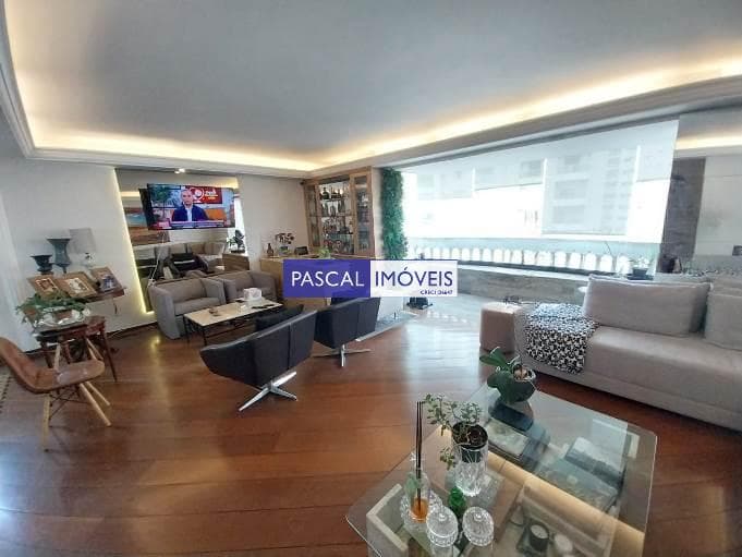 Apartamento em Campo Belo
