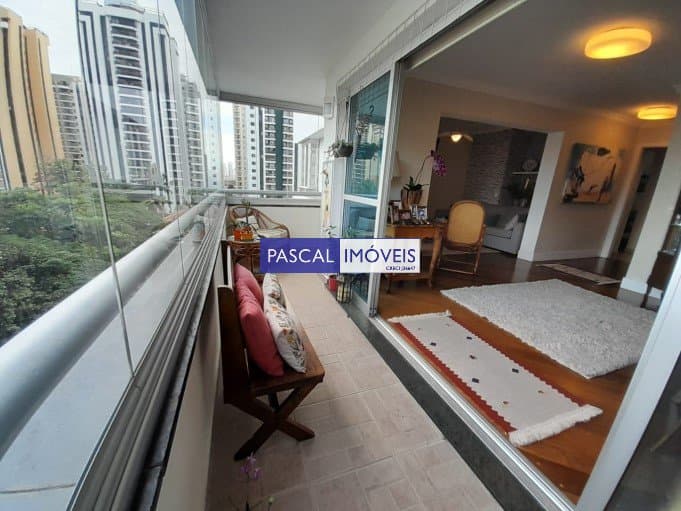 Apartamento em Moema