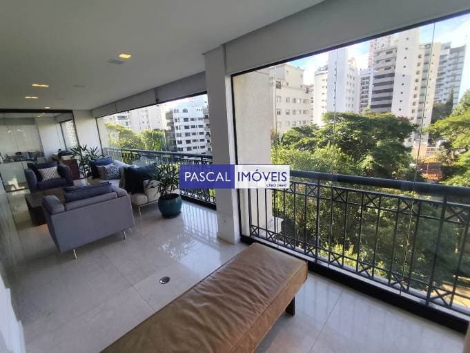 Apartamento em Campo Belo