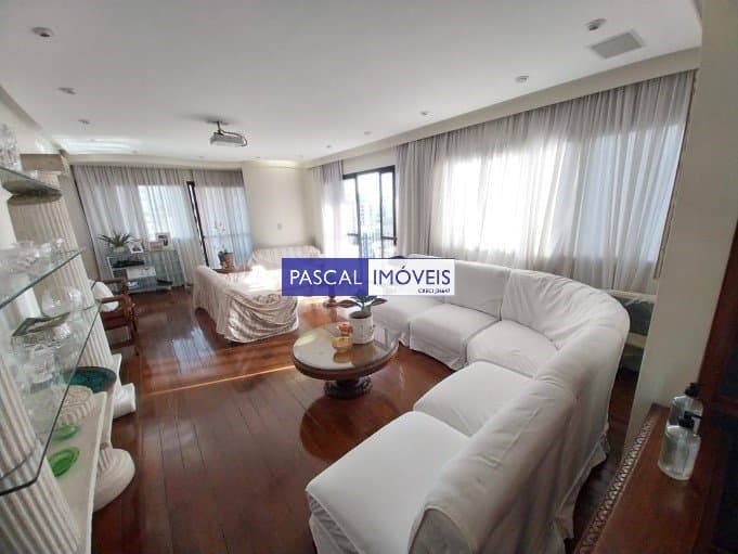 Apartamento em Moema