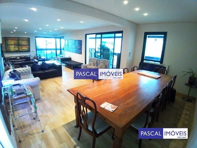 Apartamento em Campo Belo