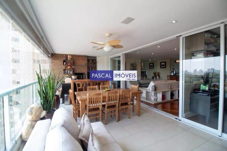 Apartamento em Campo Belo