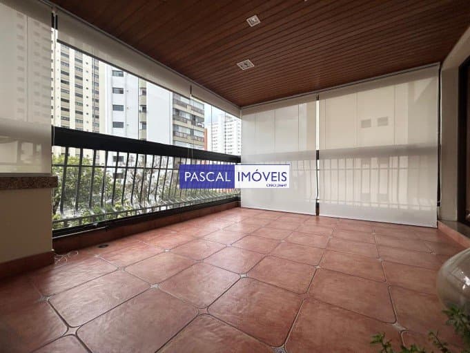 Apartamento em Campo Belo