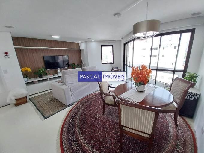 Apartamento em Campo Belo