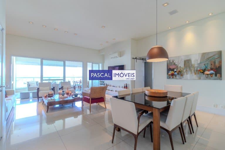 Apartamento em Campo Belo
