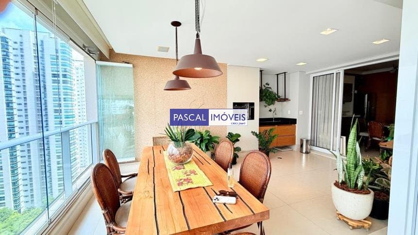 Apartamento em Campo Belo