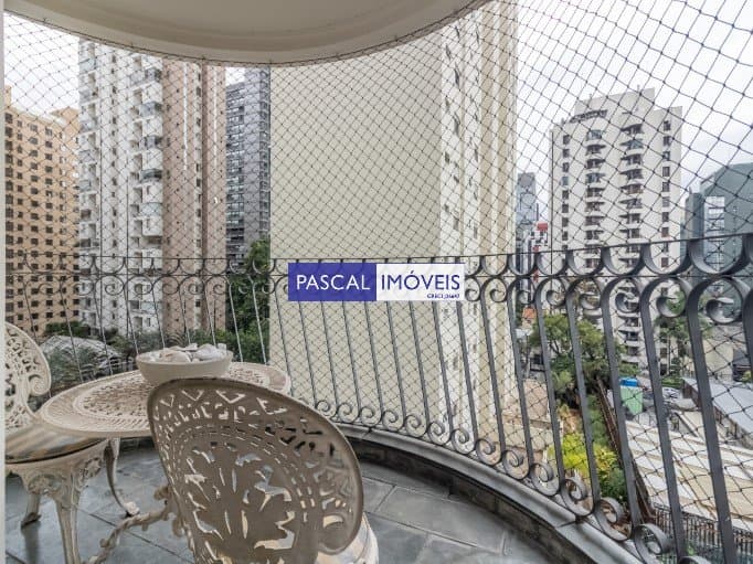 Apartamento em Moema