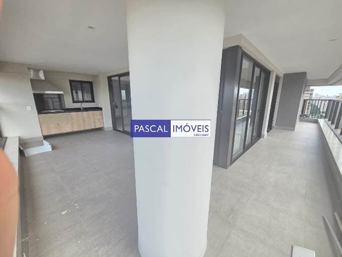 Apartamento em Moema