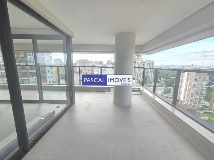 Apartamento em Moema