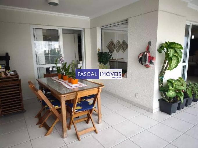Apartamento em Campo Grande