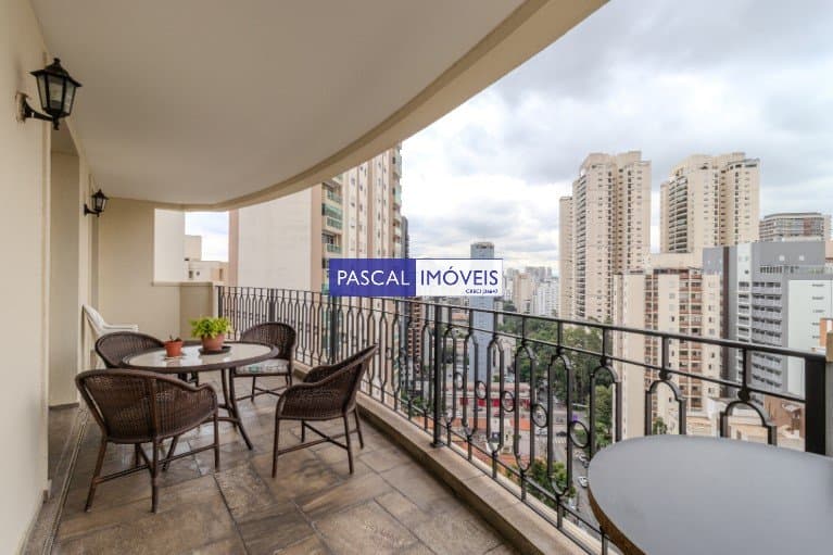 Apartamento em Campo Belo