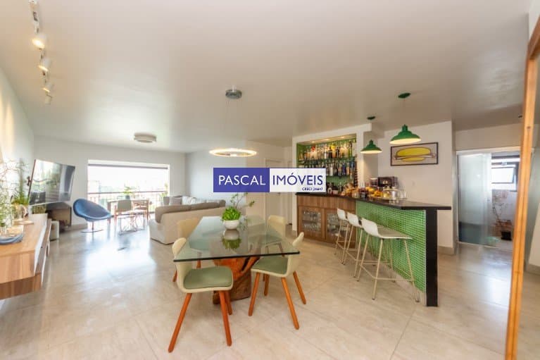 Apartamento em Campo Belo