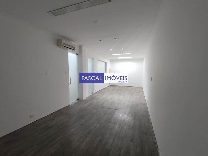 Casa comercial em Brooklin